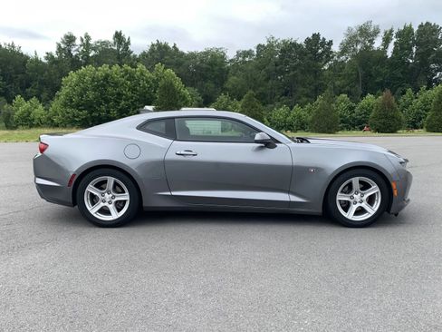 Used 2020 Chevrolet Camaro LT RWD image 8
