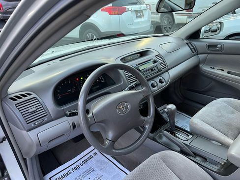 Used 2004 Toyota Camry LE image 12