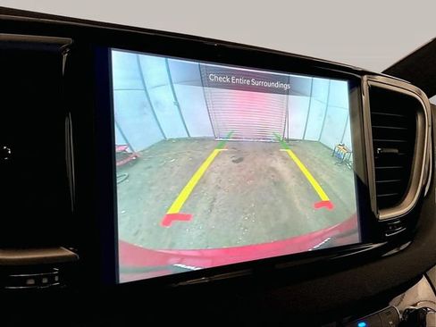 Used 2026 Chrysler Voyager LX FWD image 20