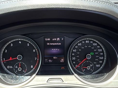 Used 2018 Volkswagen Atlas SEL w/ R-Line Package AWD/4WD image 30