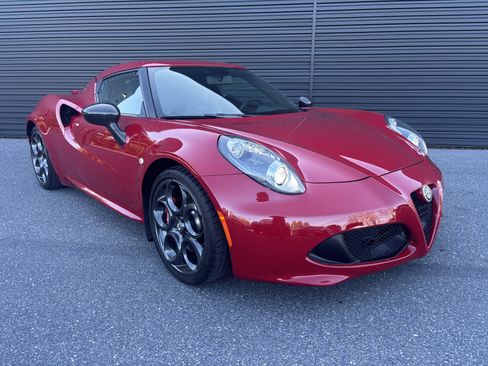 Used 2015 Alfa Romeo 4C Coupe w/ Leather Interior Group image 7