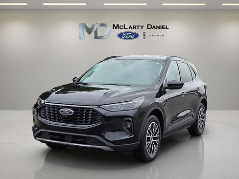 Certified 2025 Ford Escape SE w/ PHEV Premium Package FWD image 2