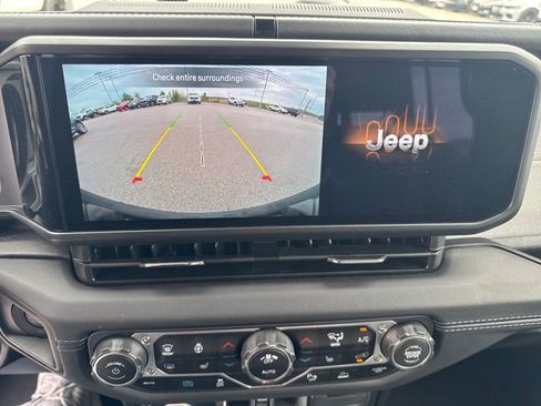 Used 2025 Jeep Wrangler Unlimited Sahara w/ Safety Group image 31