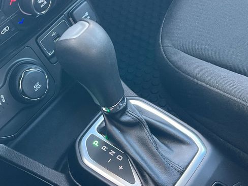 Used 2023 Jeep Renegade Latitude image 22