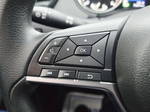 Used 2018 Nissan Rogue SV FWD image 24