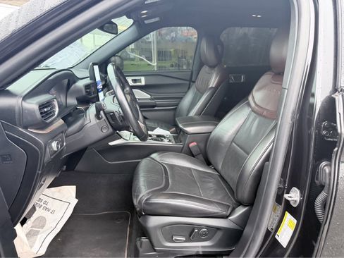Used 2020 Ford Explorer Platinum w/ Premium Technology Package image 22