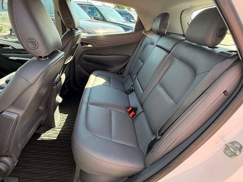 Used 2020 Chevrolet Bolt Premier w/ Infotainment Package FWD image 32