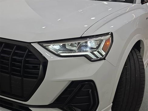 Used 2025 Audi Q3 2.0T Premium Plus w/ Premium Plus Package image 32