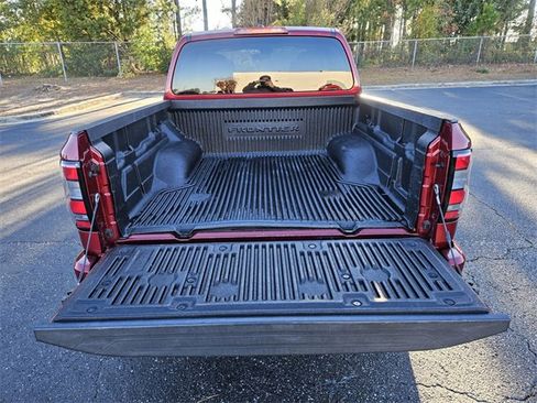 Used 2023 Nissan Frontier SV image 18