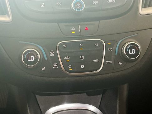 Used 2024 Chevrolet Malibu LT FWD image 15