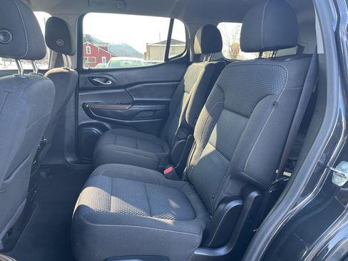 Used 2020 GMC Acadia SLE image 14