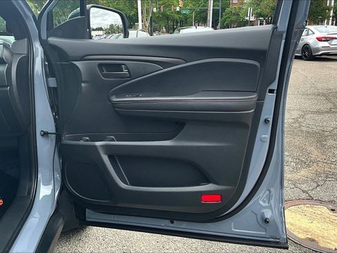 Used 2025 Honda Passport TrailSport image 19