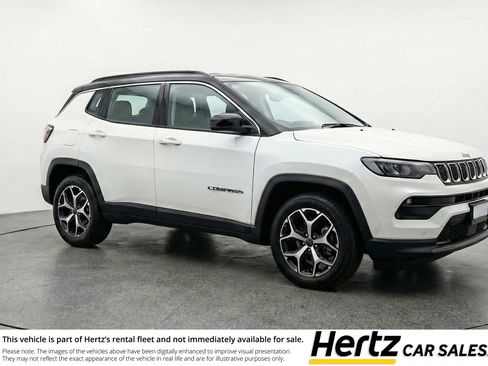 Used 2025 Jeep Compass Limited image 1