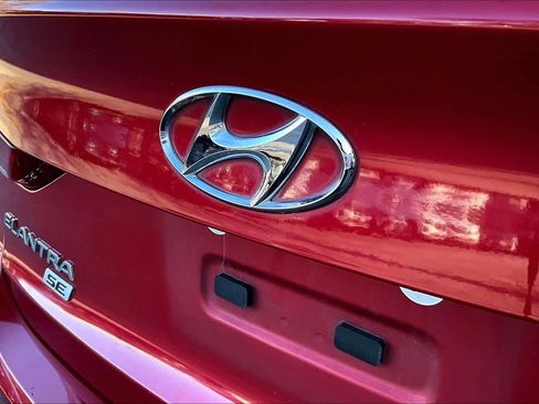 Used 2017 Hyundai Elantra SE image 33