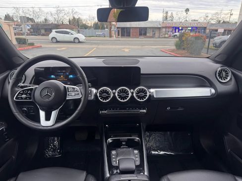 Used 2022 Mercedes-Benz GLB 250 image 18