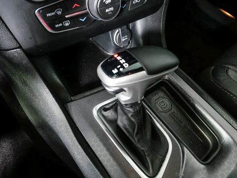 Used 2018 Dodge Charger R/T w/ Plus Group image 18