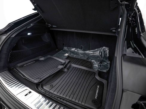 Certified 2026 Porsche Cayenne Coupe AWD/4WD image 25