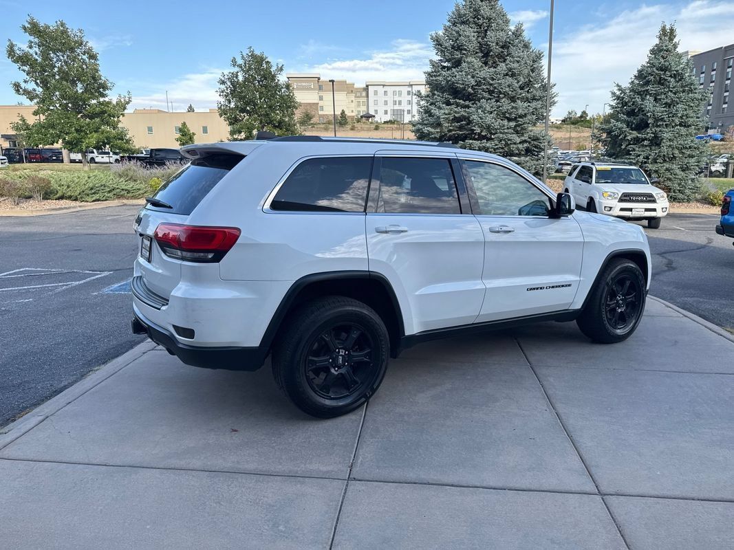 Used 2014 Jeep Grand Cherokee Laredo w/ Security & Convenience Group AWD/4WD image 6