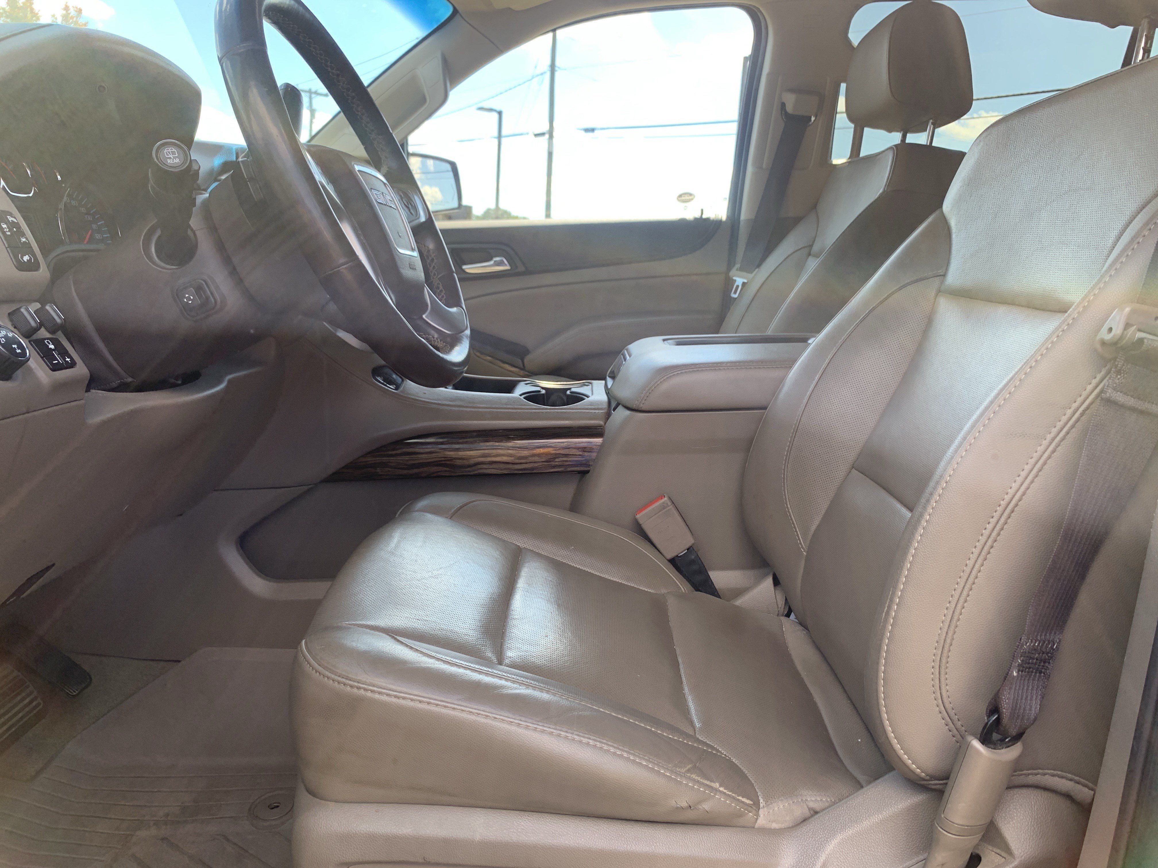 Used 2019 GMC Yukon XL SLT w/ Open Road Package AWD/4WD image 16