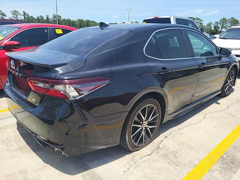 Used 2021 Toyota Camry SE FWD image 4