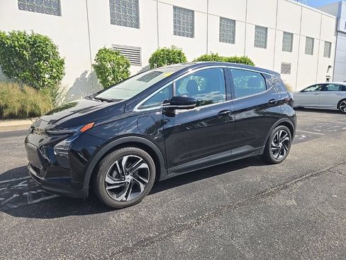 Used 2023 Chevrolet Bolt LT w/ Infotainment Package FWD image 21