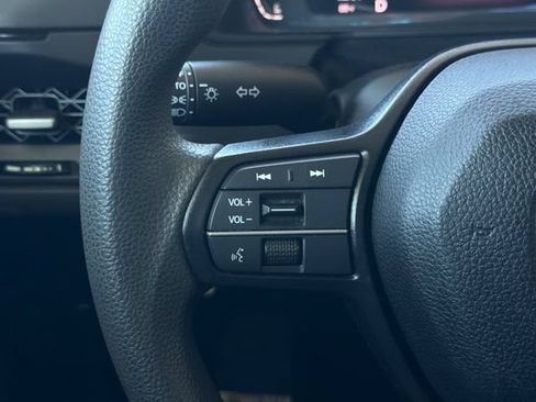Certified 2023 Honda Accord EX image 27