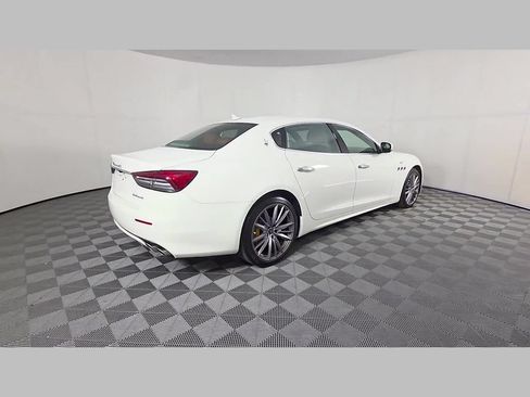 Used 2023 Maserati Quattroporte GT RWD image 37