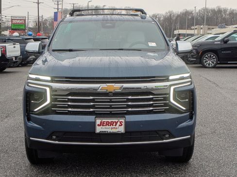 New 2026 Chevrolet Suburban Premier w/ Sun And Tow Package AWD/4WD image 2