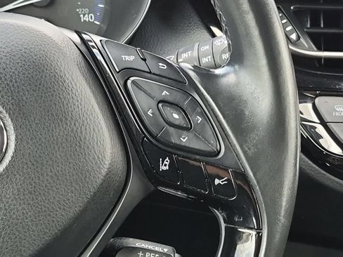 Used 2019 Toyota C-HR XLE FWD image 24