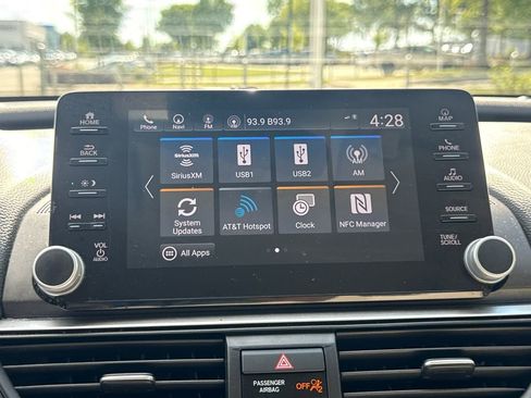 Used 2018 Honda Accord Touring image 25