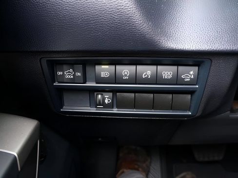 Used 2025 Toyota Tundra SR5 w/ SR5 Convenience Package AWD/4WD image 19