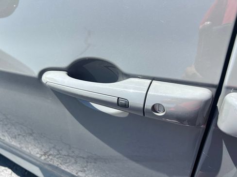 Used 2025 Chrysler Pacifica Select FWD image 13