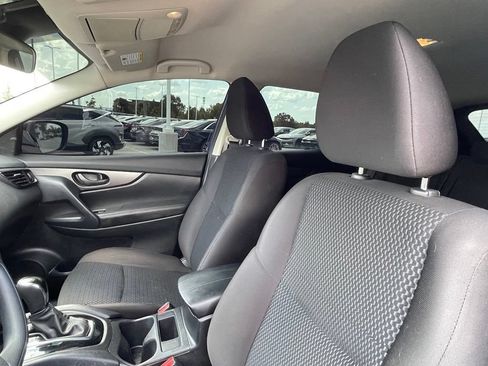 Used 2022 Nissan Rogue Sport S FWD image 19