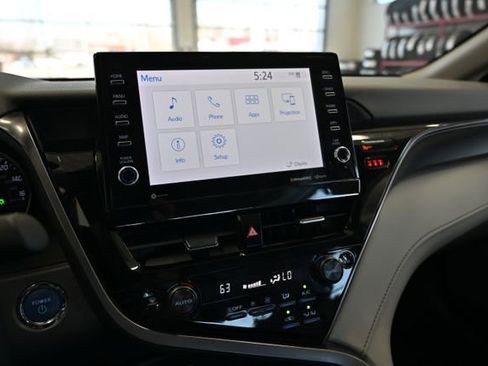 Used 2023 Toyota Camry SE w/ Cold Weather Package FWD image 15
