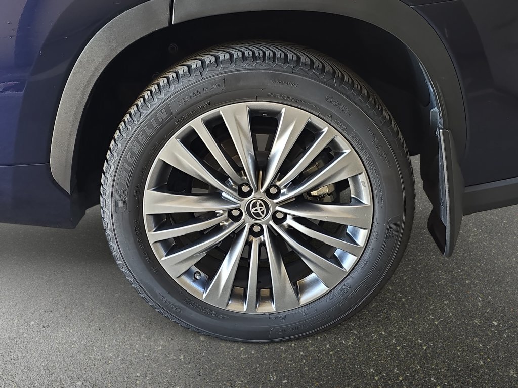 Used 2020 Toyota Highlander Platinum AWD/4WD image 34