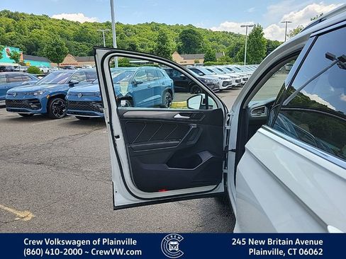 Certified 2022 Volkswagen Tiguan SE AWD/4WD image 37