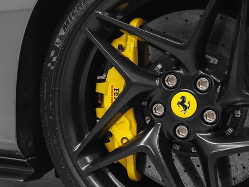 Certified 2022 Ferrari F8 Tributo RWD image 16