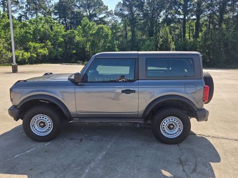 Used 2022 Ford Bronco 2-Door AWD/4WD image 2