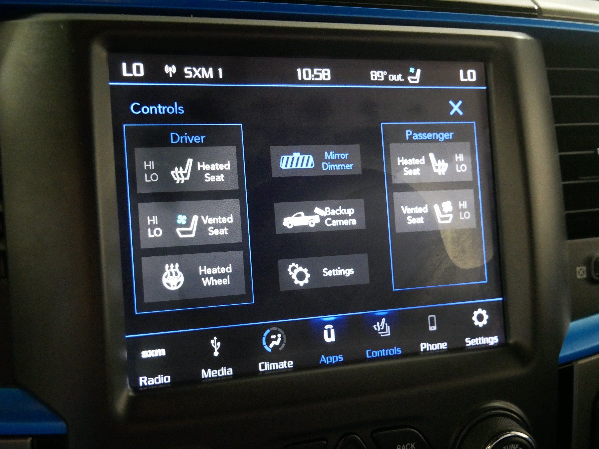 Used 2018 RAM 1500 Sport w/ Hydro Blue Sport Package AWD/4WD image 32