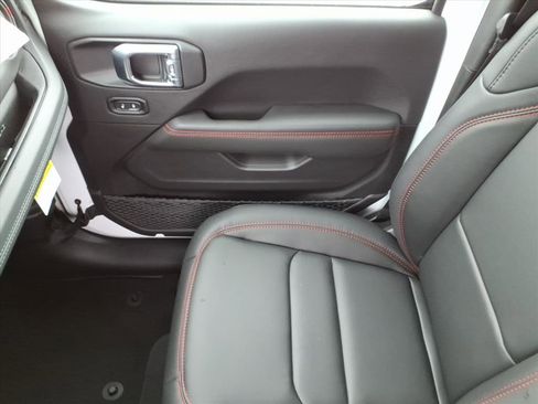 New 2026 Jeep Wrangler Unlimited Rubicon 392 image 32