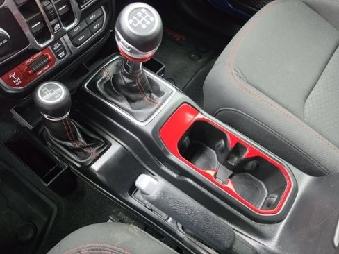 Used 2021 Jeep Wrangler Unlimited Rubicon AWD/4WD image 28