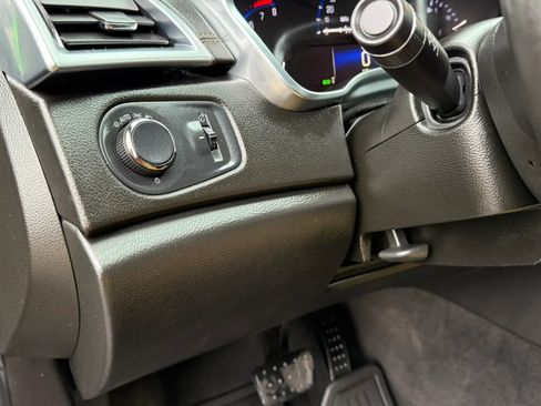 Used 2015 Cadillac SRX Luxury w/ Driver Awareness Package image 18