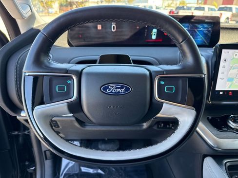 Certified 2025 Ford Expedition Max Platinum image 16