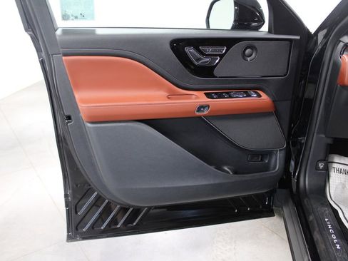 Used 2025 Lincoln Aviator Reserve image 26