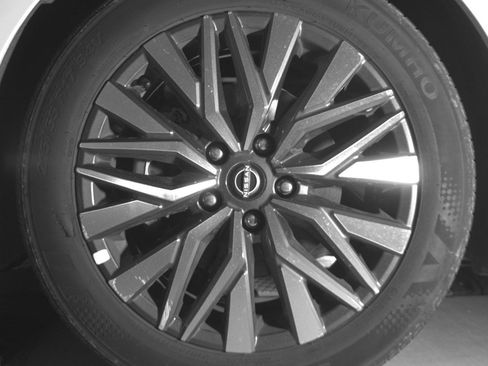 Used 2025 Nissan Altima 2.5 SV image 12