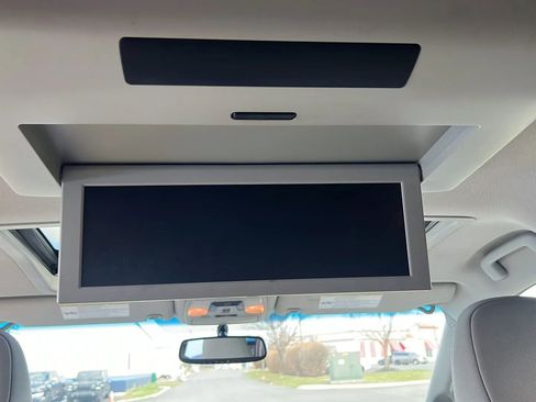 Used 2017 Toyota Sienna XLE Premium image 17