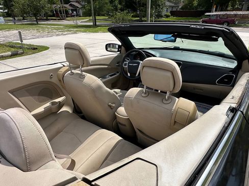 Used 2014 Chrysler 200 Touring FWD image 11