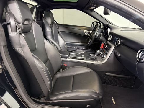 Used 2014 Mercedes-Benz SLK 250 image 19