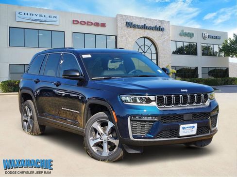 New 2026 Jeep Grand Cherokee Limited RWD image 1