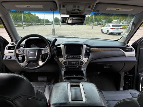 Used 2015 GMC Yukon XL Denali w/ Touring Package RWD image 27